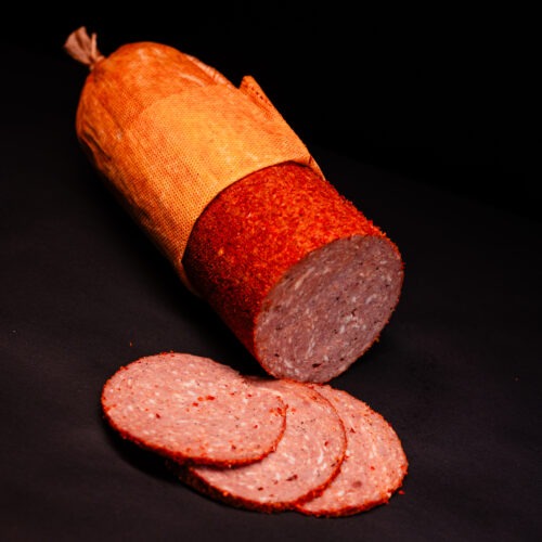 Salam picant în crustă de chilli produs afumat Măcelăria La Călin